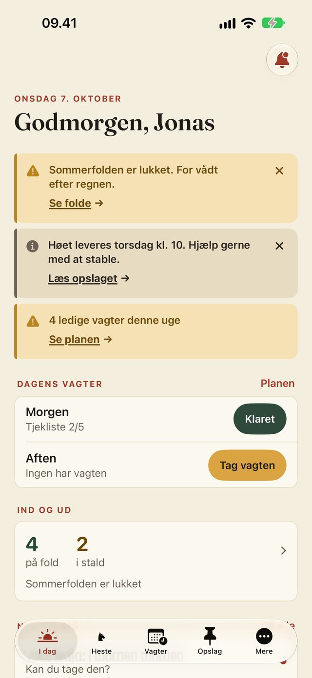 Alt fra stalden på ét blik: I dag med vagter, beskeder og heste ude og inde